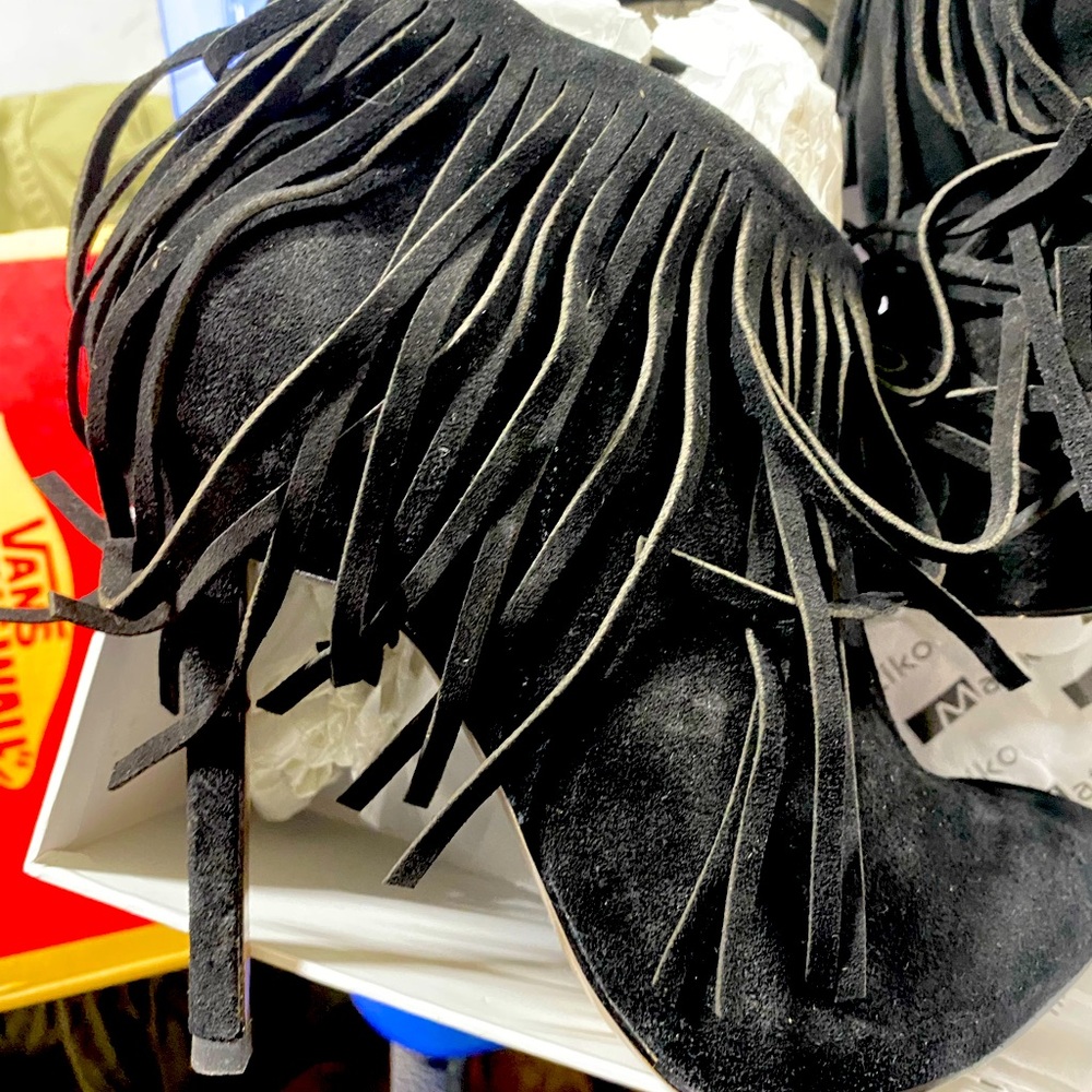 Kacie fringe boots brand new -